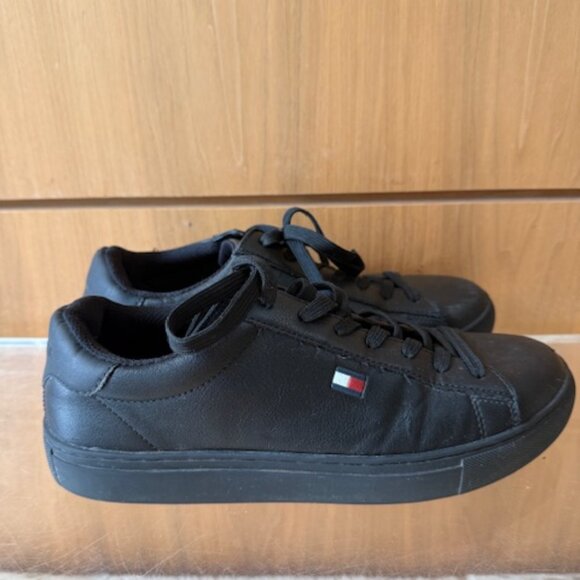 Pre-Loved Tommy Hilfiger Men's Black Leather Brecon CloseoutSneakers - Size 9.5 - Picture 4 of 8